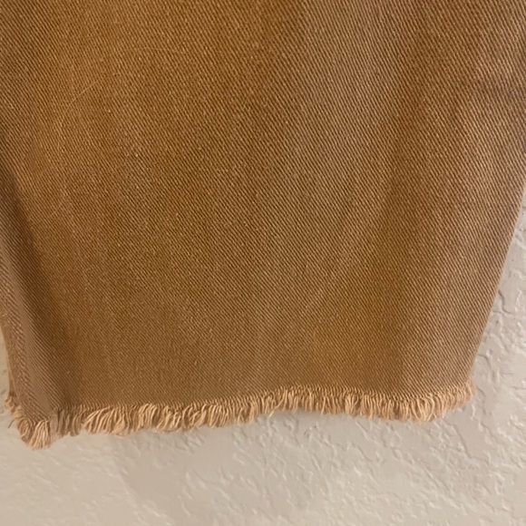 SHEIN women’s tan colored jeans with fringe legs, size 4 - Picture 3 of 5